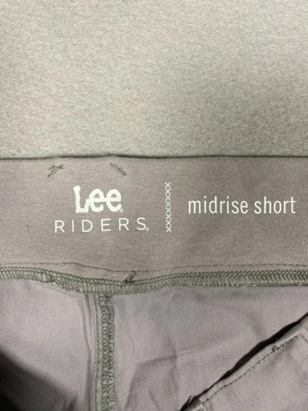 Lee Riders Womens Midrise Shorts 22M Gray Sleet Reg Fit Comfortable Stylish NWT